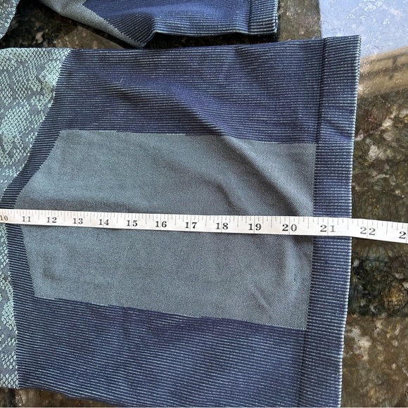 Odlo Blackcomb Evolution Base Layer moisture wicking. Ventilation. Outdoor. EUC - Picture 10 of 10